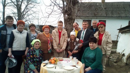 В Нововладимировской труженице тыла вручили медаль в честь 75-летия Победы